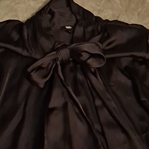 Short sleeved silky sheer blouse - Picture 2 of 7